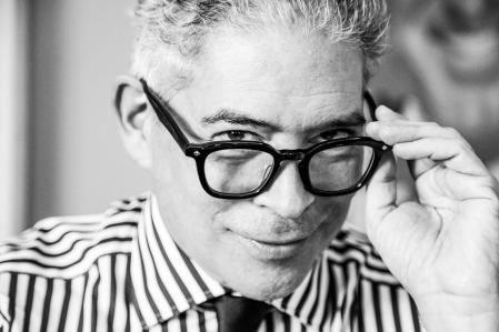 Retrato en blanco y negro de Boris Izaguirre