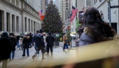 Wall Street Skips Tech and Goes Old School for Growth in 2026