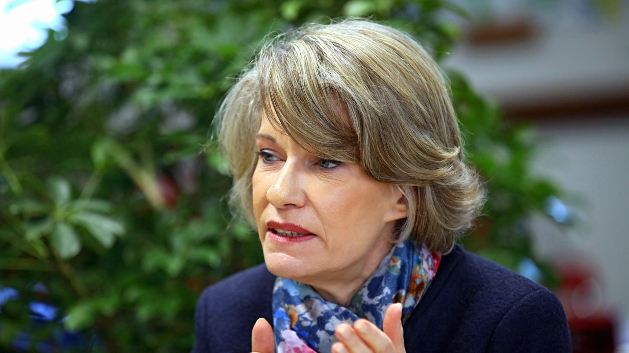 "On regarde l’exemple de l’Australie de près", dit la députée Anne Genetet