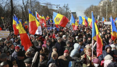 Teachers in Moldova will hold protest demanding higher salaries