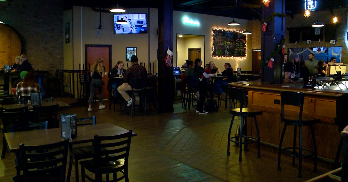 Local bars expect buzzing environment as fans gather for Packers vs Ravens | La Crosse