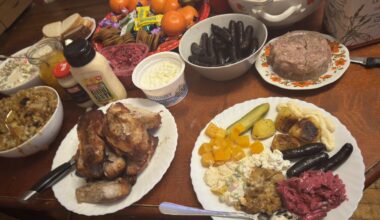 Minu ja mu isa jõululaud, kas te panete ka jõulupeo püsti? Mida sööte? :)