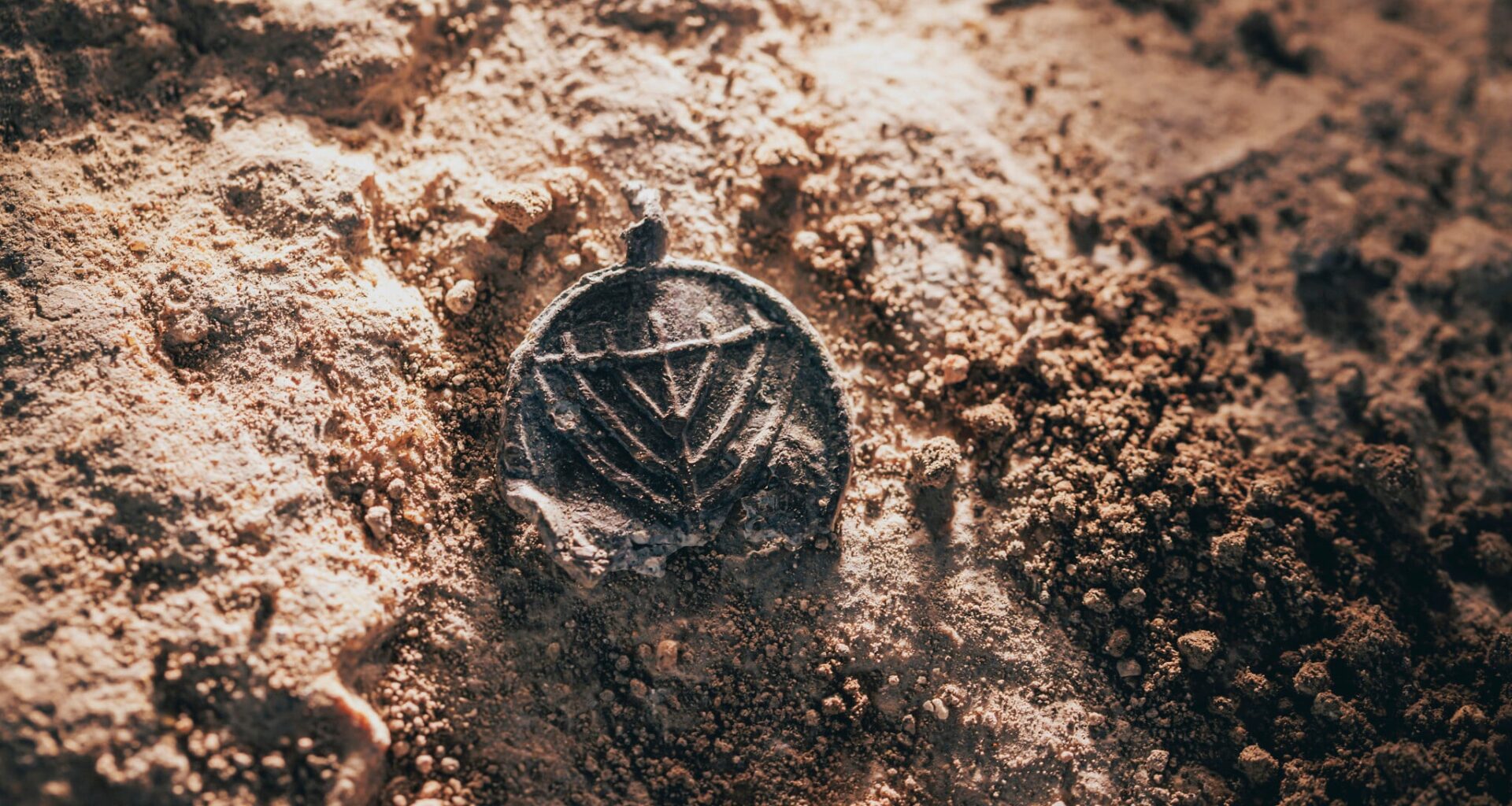 1,300-year-old menorah pendant suggests Rome's ban on Jews from Jerusalem was a failure