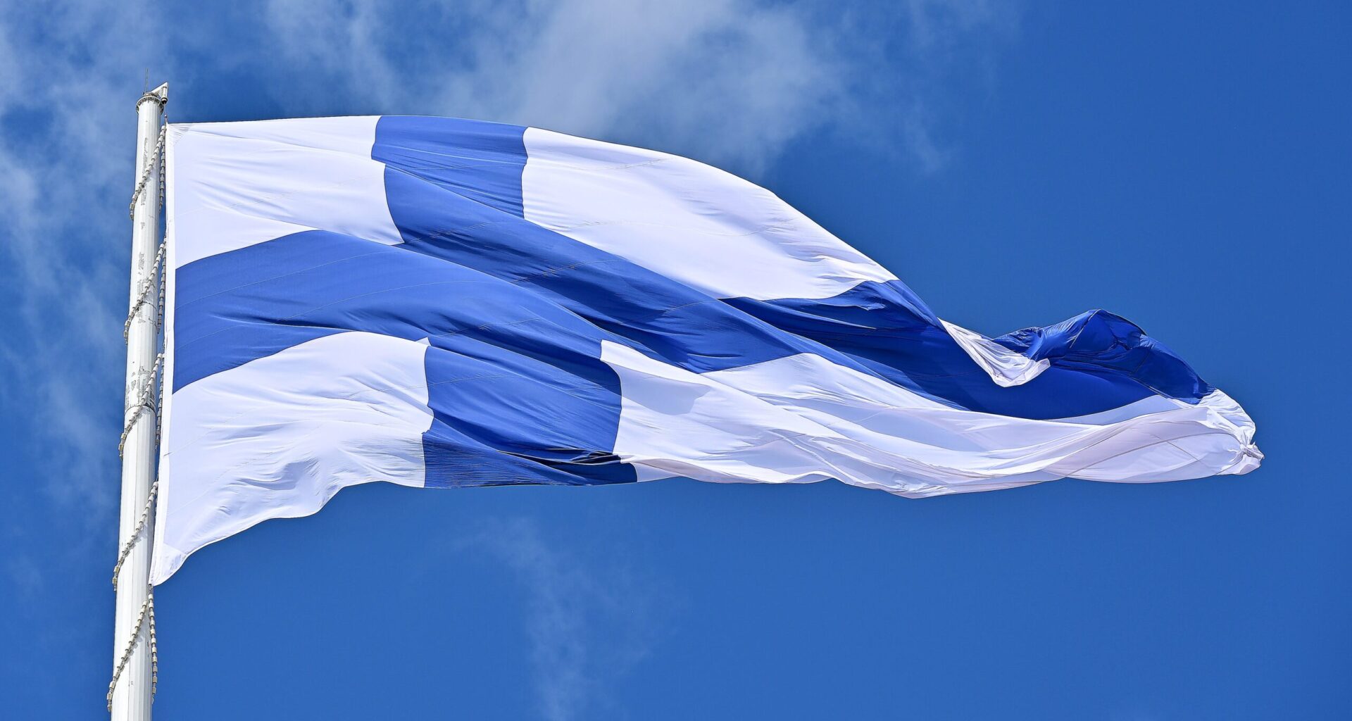 Suomi saa uuden liputuspäivän - Voice.fi