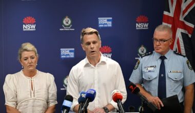 Far og sønn mistenkt for terroren på Bondi Beach