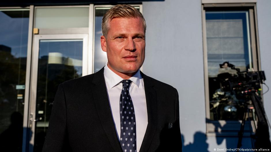 Czech president rejects 'Hitler salute' nominee for minister – DW – 11/30/2025