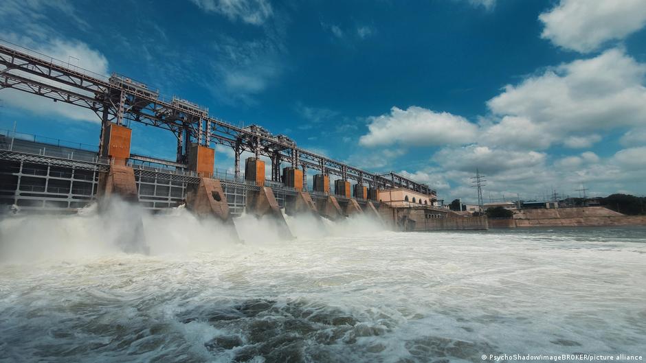 Why Russian attacks on Ukraine harm Moldova's power grid – DW – 12/12/2025