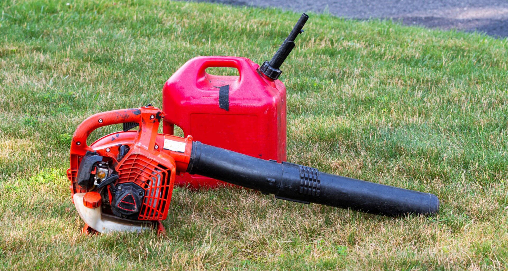 200+ US cities, counties and local jurisdictions – and several states – have either banned the use of gas-powered leaf blowers, passed restrictions on their use or provided incentives to consumers, landscapers and other companies to purchase electric versions