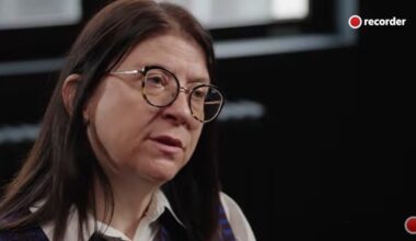 Documentarul Recorder ajunge în cinematograf. Va fi proiectat joi, 18 decembrie, la Cinema ARTA din Cluj-Napoca. Proiecția va fi urmată de o discuție deschisă cu lect. univ. dr. Andreea Chiș, fostă judecătoare și fost membru al Consiliului Superior al Magistraturi care apare în documentar