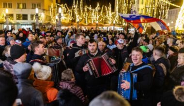 Na shodu harmonikarjev v središču Ljubljane nepopisna gneča