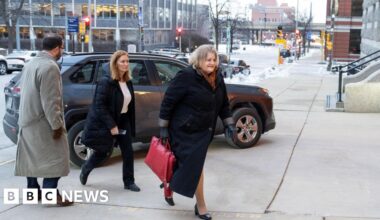 US judge found guilty of helping Mexican migrant evade immigration agents