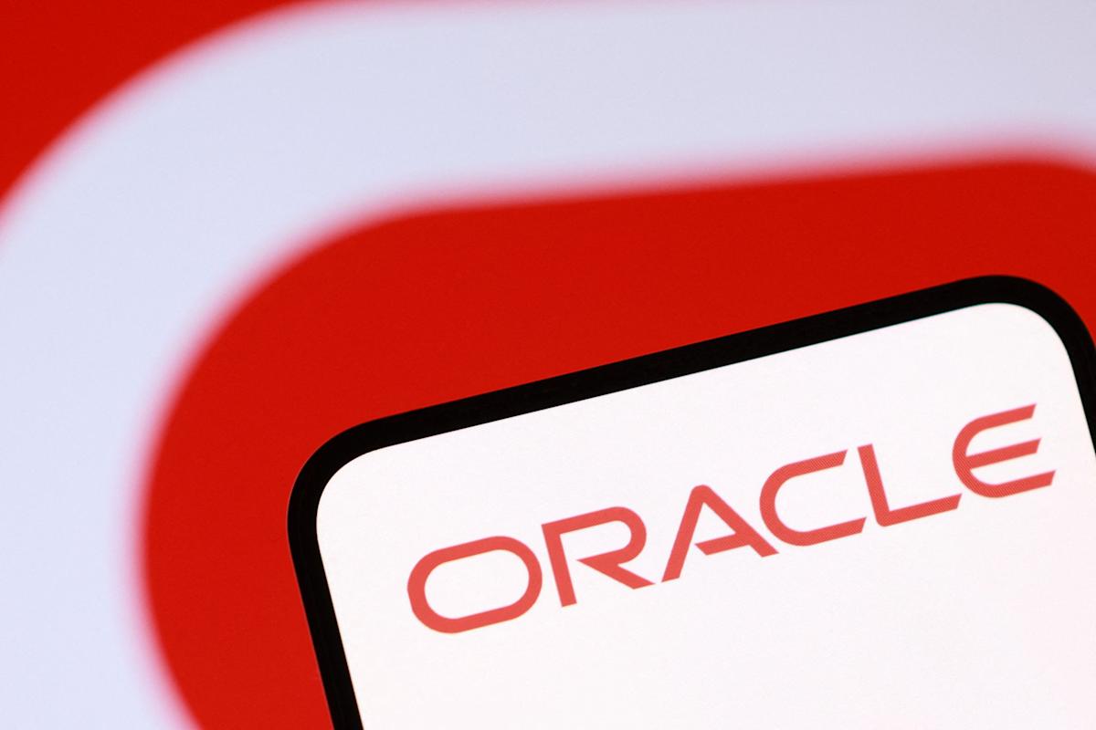 Oracle stock sinks as AI costs jump past Wall Street estimates