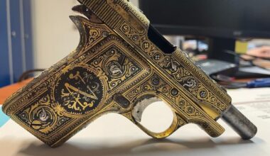 La preciosa pistola de Niceto Alcalá Zamora reencontrada en Francia ya ha llegado a España.