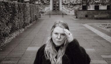 Socialrådgiver:J​eg satte mig ud i bilen og skreg. Det var det eneste, jeg kunne gøre efter mødet med kvinden, der var ramt af kontanthjælpsreformen - Politikerne ønskede sig næppe en plads i Folketinget, fordi de ville gøre folk hjemløse. Men faktum er, at det er konsekvensen af deres beslutninger.