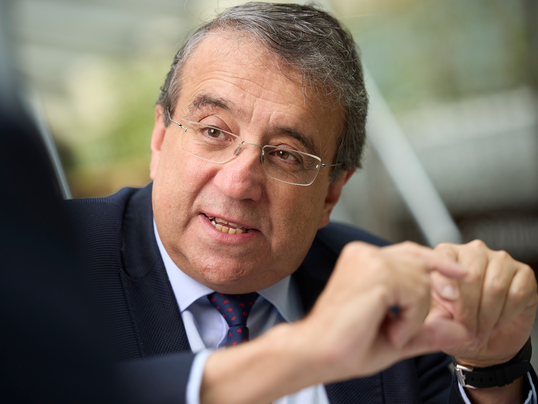 Pascal Broulis discutant du bouclier fiscal à Lausanne, mai 2025.