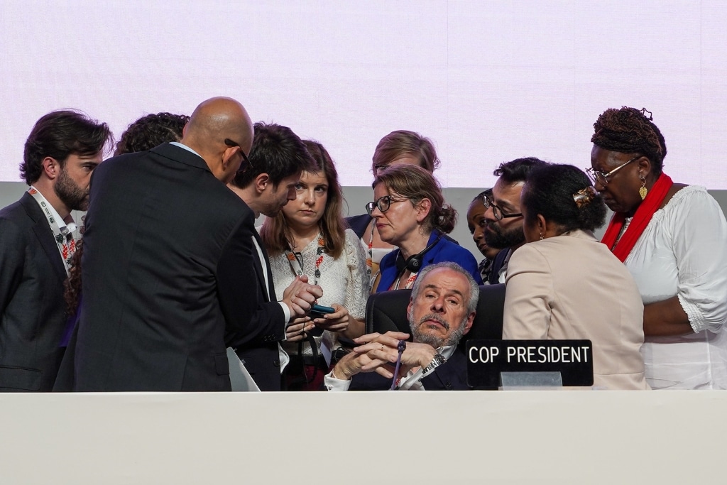 COP30 Presidency and and the UNFCCC Secretariat consult during a break after Colombia's intervention at the COP30 Closing Plenary.