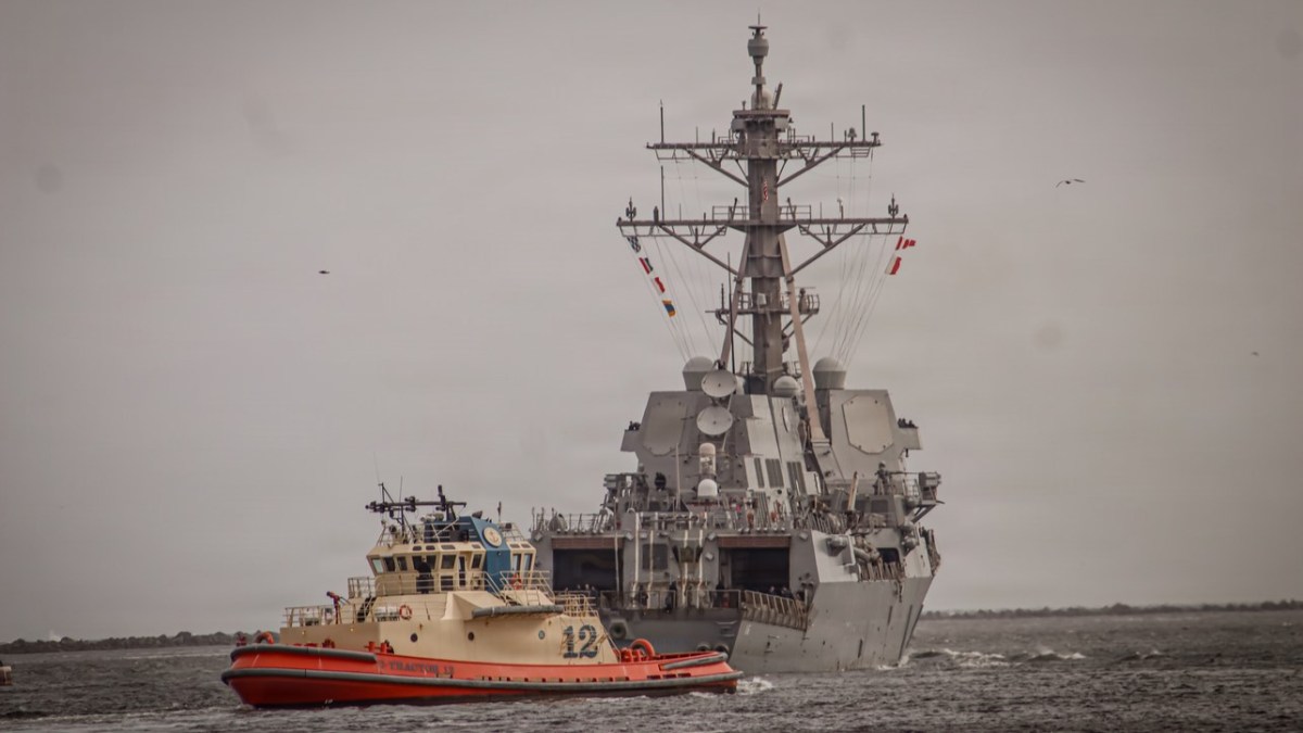 Navy destroyer that fought Houthis, Iran, arrives in Caribbean