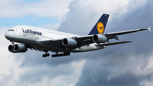Lufthansa halts Israel military cargo, citing UK export directive during German chanc