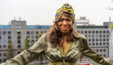 Behördenprobleme: Lori Glori, DJ Bobos Sängerin, sieht ihre Existenz bedroht