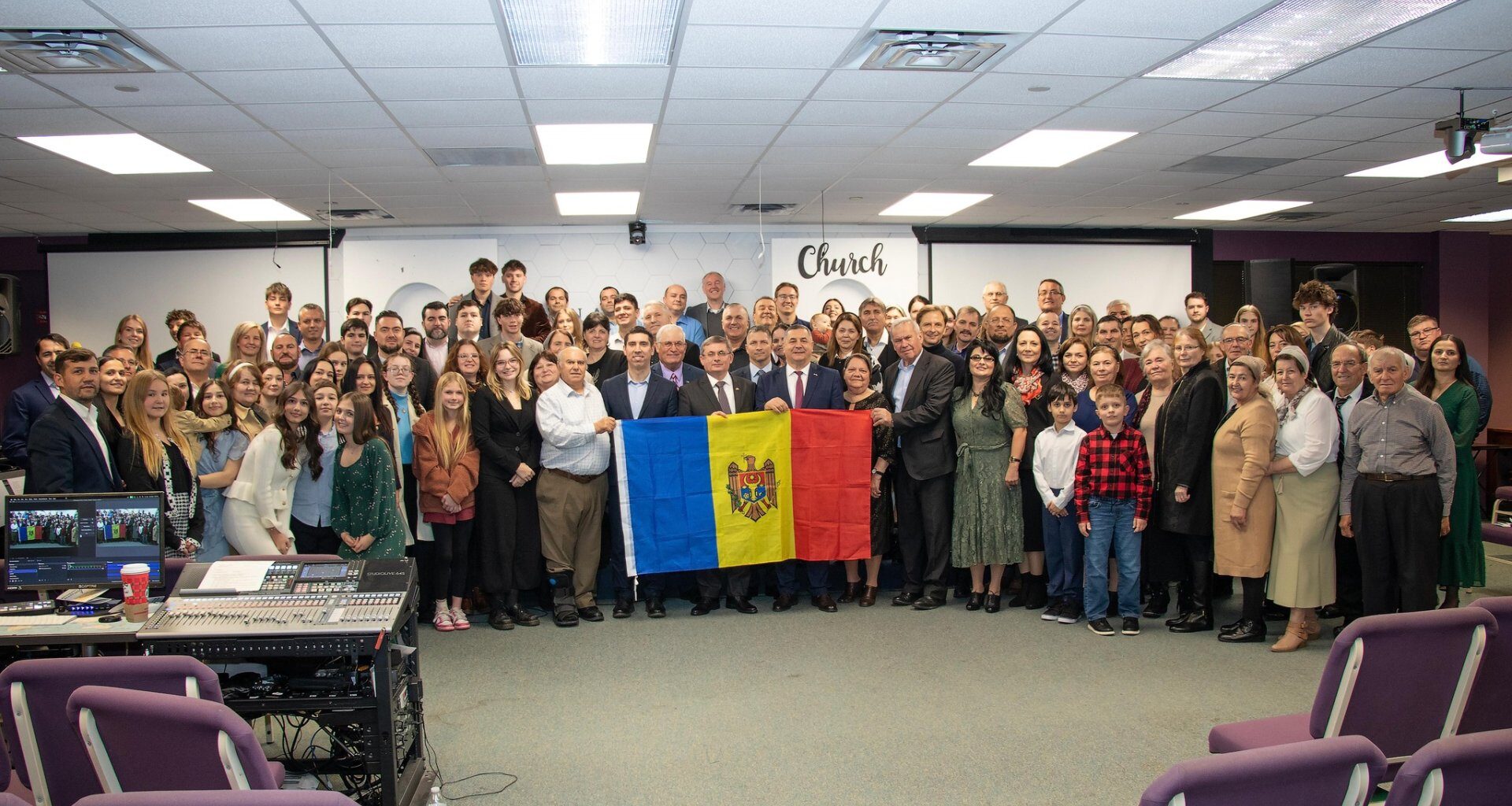 PHOTO // Moldovan foreign affairs minister, parliament speaker meet Diaspora representatives in North Carolina