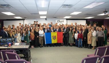 PHOTO // Moldovan foreign affairs minister, parliament speaker meet Diaspora representatives in North Carolina