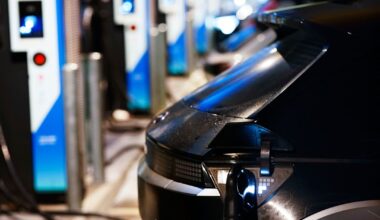 Nå kan det bli krav om at alle ladestasjoner skal ta bankkort