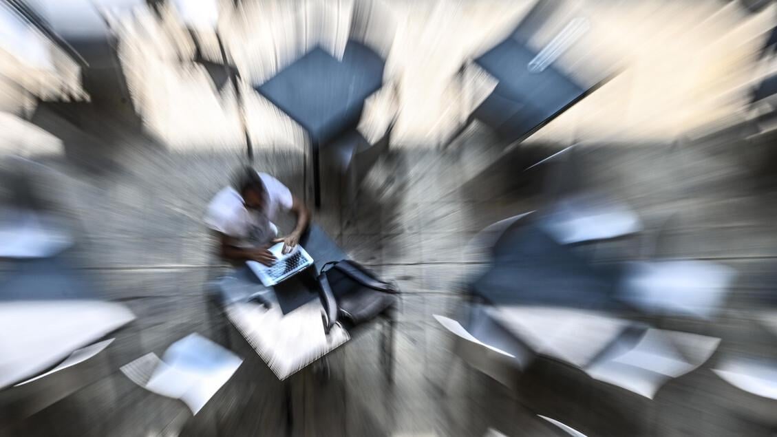 Istat: raddoppiato, in un anno, l'utilizzo dell'AI nelle imprese italiane e oggi questo coinvolge oltre la metà delle grandi aziende ma l'83,6% non adotta alcuna tecnologia di IA