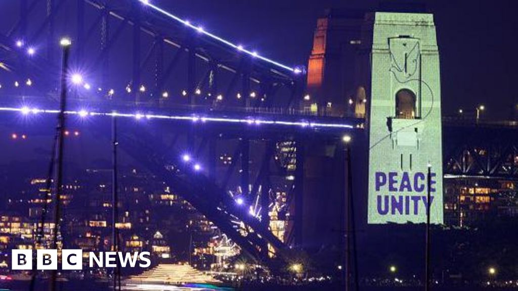 Sydney sends message of peace for New Year's after Bondi terror attack