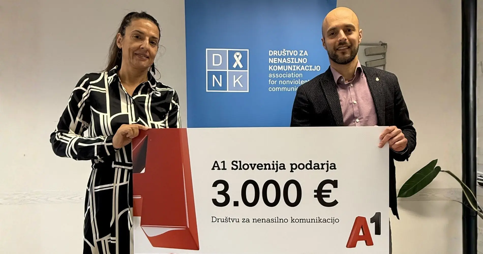 A1 Slovenija z donacijo podpira varne hiše in opozarja na nasilje nad ženskami