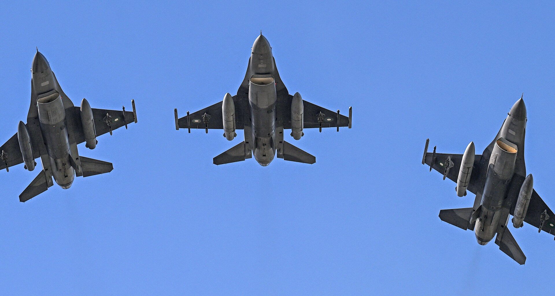 Is Trump’s $686m F-16 upgrade for Pakistan a message to India? | Military News