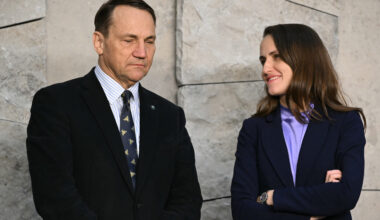 INSIDER.GR: Marea Neagră – Miniștrii de externe din Turcia, România și Bulgaria cer ”să se respecte dreptul internațional”