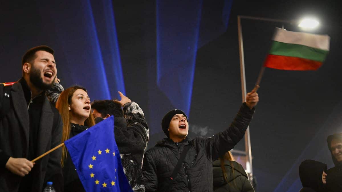 Bulgaria set to join Eurozone as Hopes of Economic Gains Clash With Public Division – Firstpost