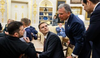 Zelenski en Witkoff tijdens een eerdere onderhandeling op het Witte huis.