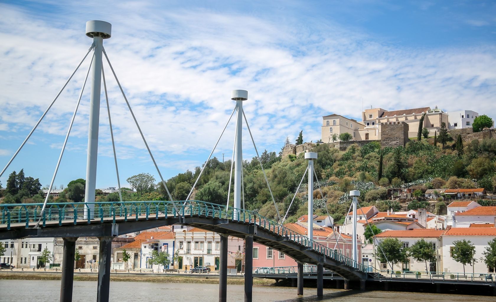 Works on iconic Portuguese bridge