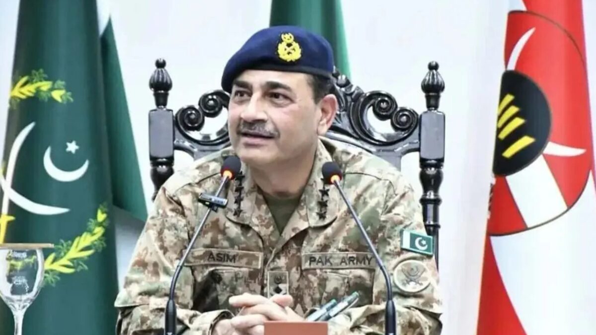 Pakistan army chief warns Taliban to choose between Islamabad and TTP