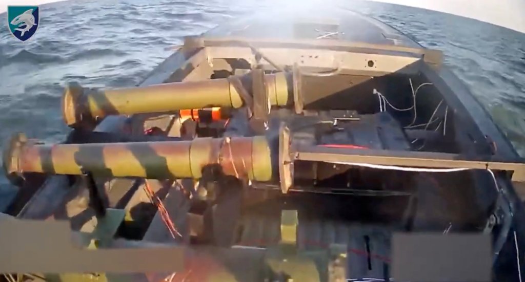 A Ukrainian Barracuda USV equipped with grenade launchers.