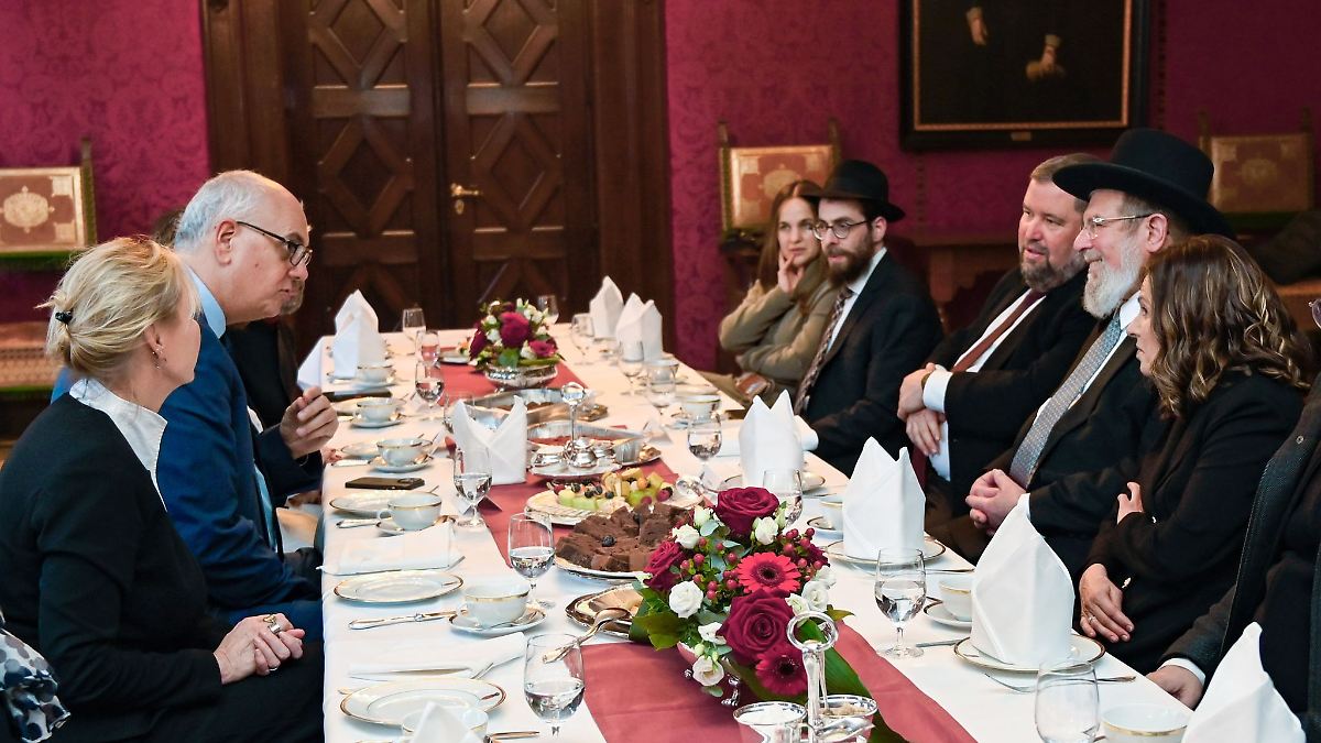 Niedersachsen & Bremen: Bremens Bürgermeister empfängt Israels Oberrabbiner Ber