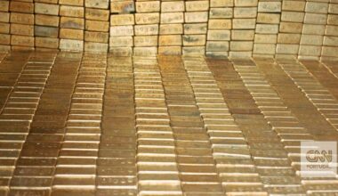 383 toneladas de ouro que Portugal tem "aumentaram 20 mil milhões de euros" no último ano