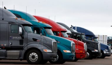 California delays revoking 17,000 commercial driver's licenses until March after immigrants sue