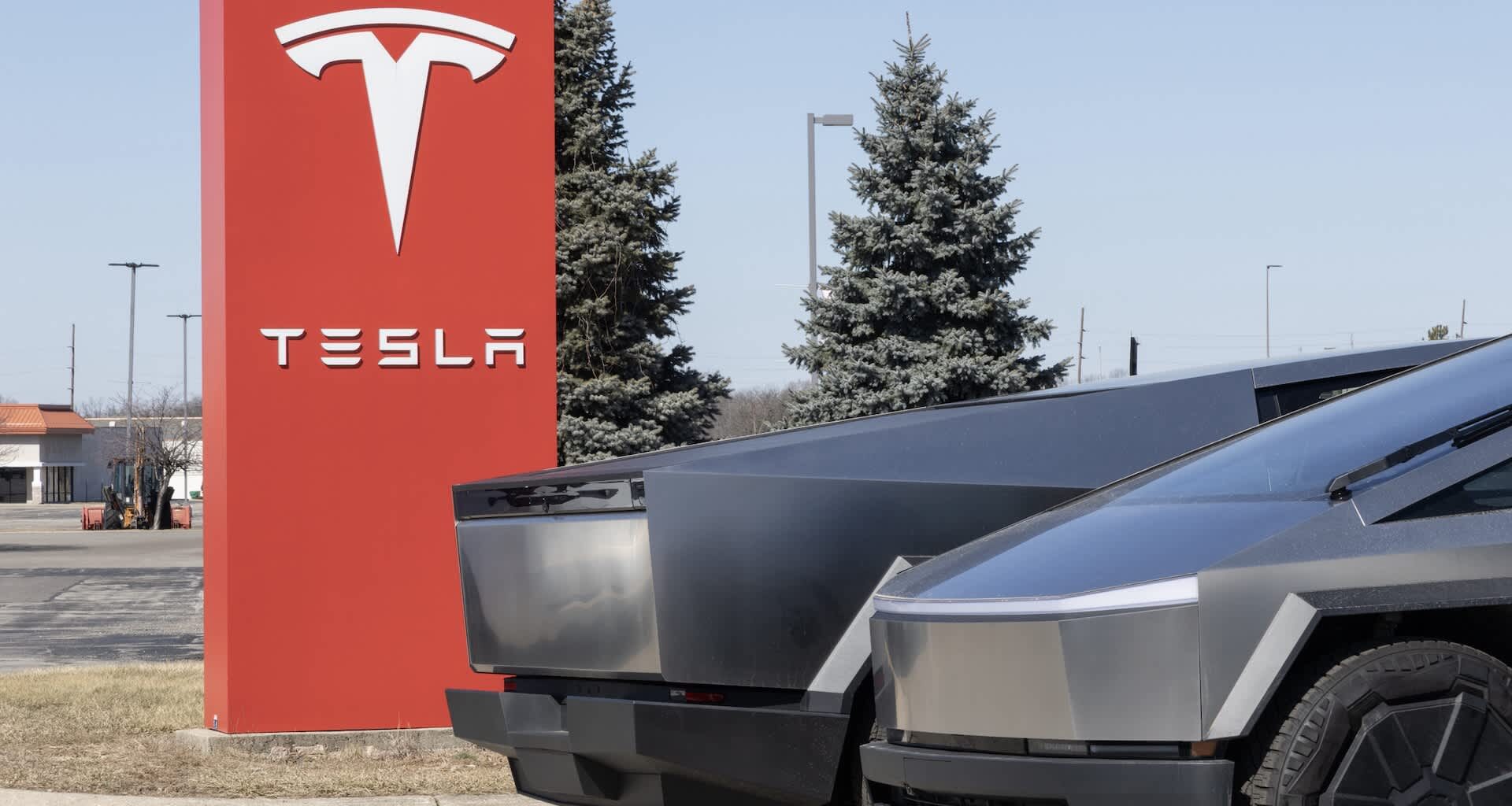 There is a startling disconnect between Elon Musk's claims and the reality of Cybertruck sales conversions.