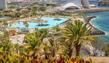 Posee las playas más impresionantes de España y es la ciudad más calurosa para sobrellevar el invierno.