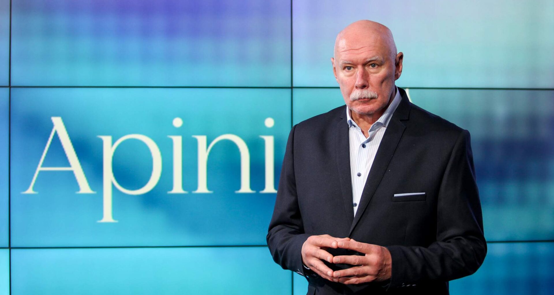 Pateicības vārdi no Pētera Apiņa visiem tiem, kas palīdzēja radīt 107 stāstus par Latviju mūsu valsts 107. dzimšanas dienā