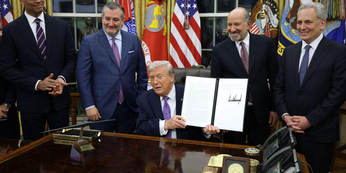 Trump Gives Big Tech Friends an Early Christmas Gift With Order Against State AI Regulations