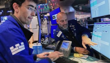 Tumbling tech stocks drag Wall Street to its worst day in 3 weeks