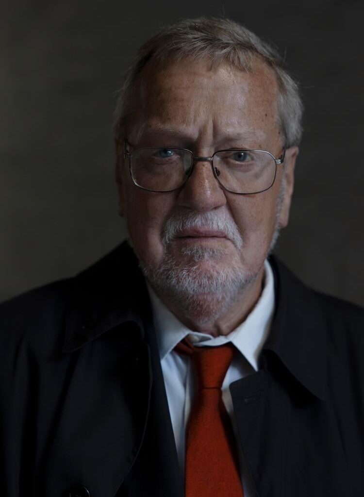 [Paywall] Per Stig Møller: Problemet med DR er ikke dets skæverter, men de alt for mange ligegyldige programmer og tv-serier. Vi har brug for flere ’farlige’ programmer, mere ytringsfrihed og mere satire.