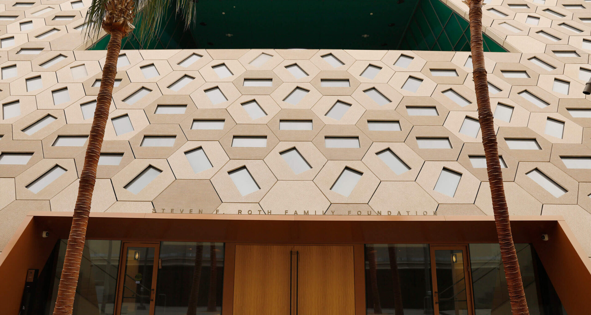 LA synagogue protest arrests follow NYC synagogue uproar – The Forward