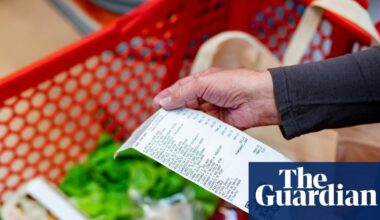 US voters linking climate crisis to rising bills despite Trump’s ‘green scam’ claims | New polling shows 65% of registered US voters believe global heating is affecting cost of living