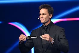 05.12.2025, USA, Washington: Fußball: WM, Auslosung der Vorrunde im John F. Kennedy Center for the Performing Arts. Tom Brady zieht Deutschland aus Topf 1. Die FIFA Fußball-WM findet vom 11. Juni bis 19. Juli 2026 in den USA, Mexiko und Kanada statt. Foto: Mandel Ngan/POOL AFP/AP/dpa +++ dpa-Bildfunk +++