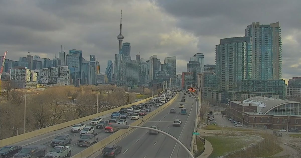 Vehicle shot at on Gardiner; westbound lanes closed