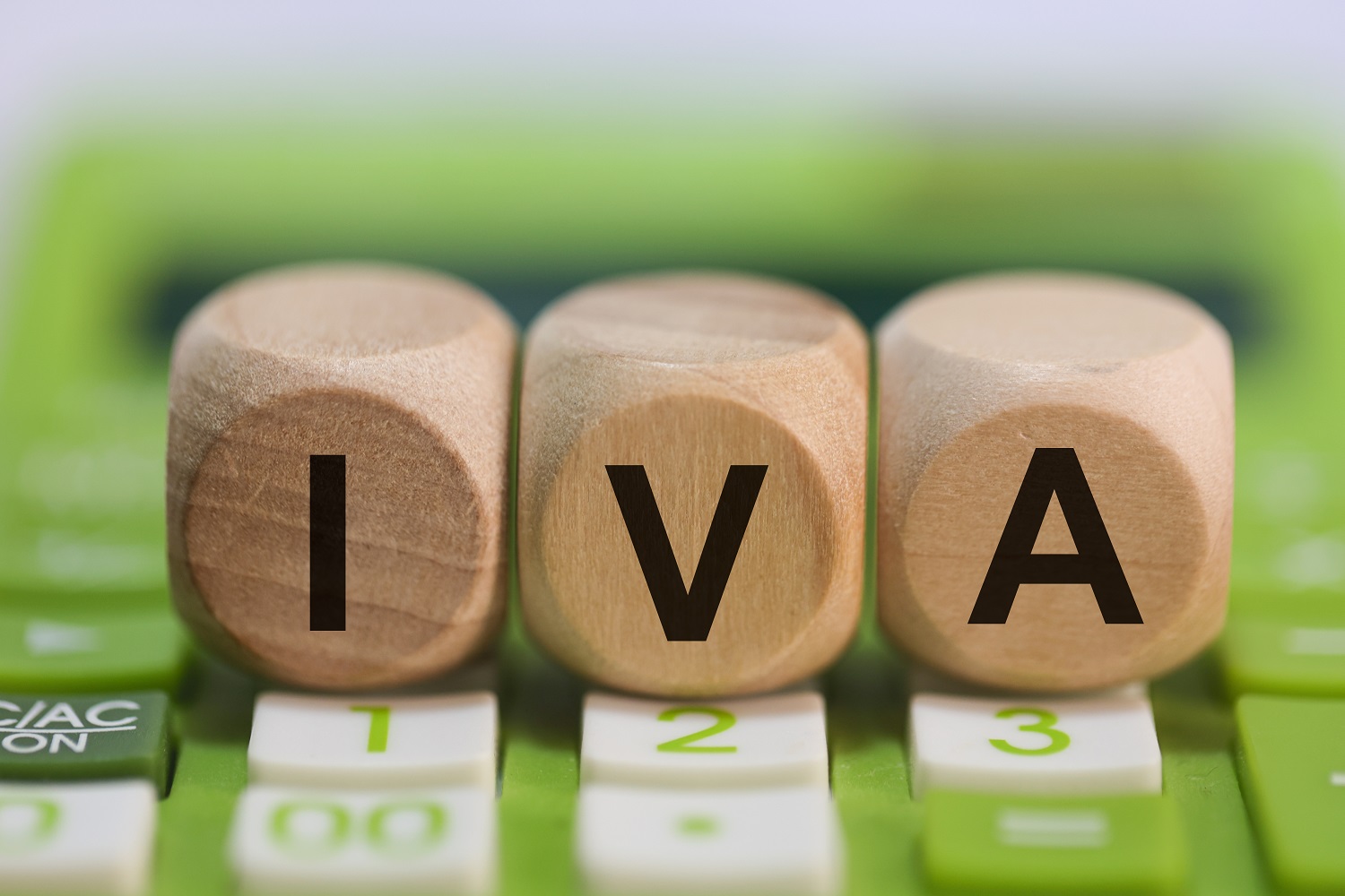 ATA denuncia al Gobierno de España ante la Comisión Europea por no eximir de IVA a los autónomos